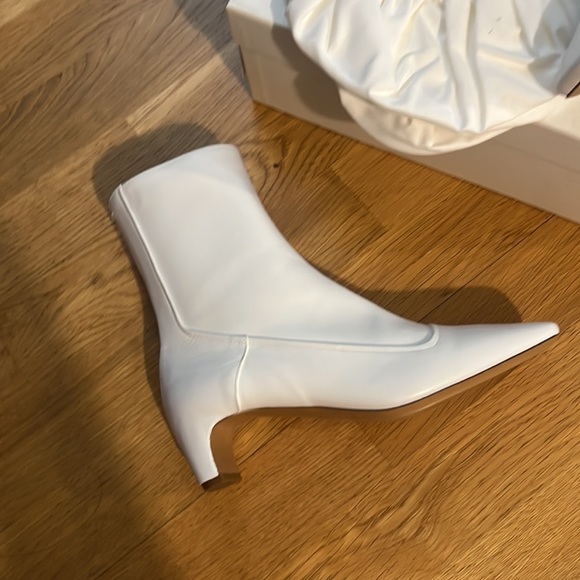 New Maison Margiela white square toe ankle boots - Picture 2 of 15